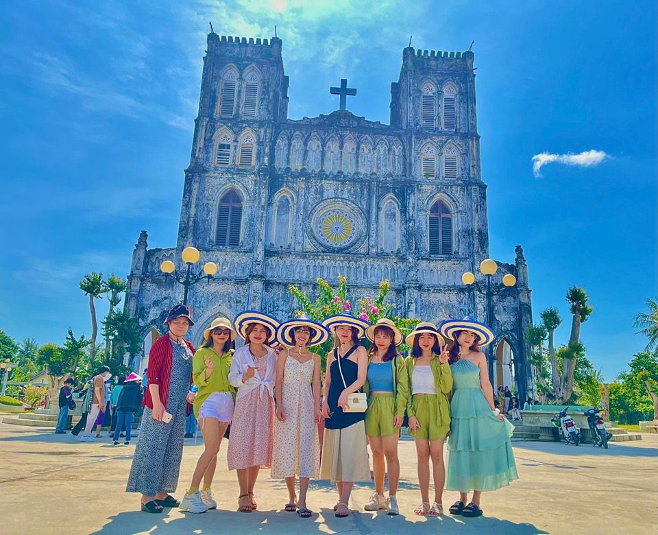 Tour Phú Yên tham quan nhà thờ Mằng Lăng