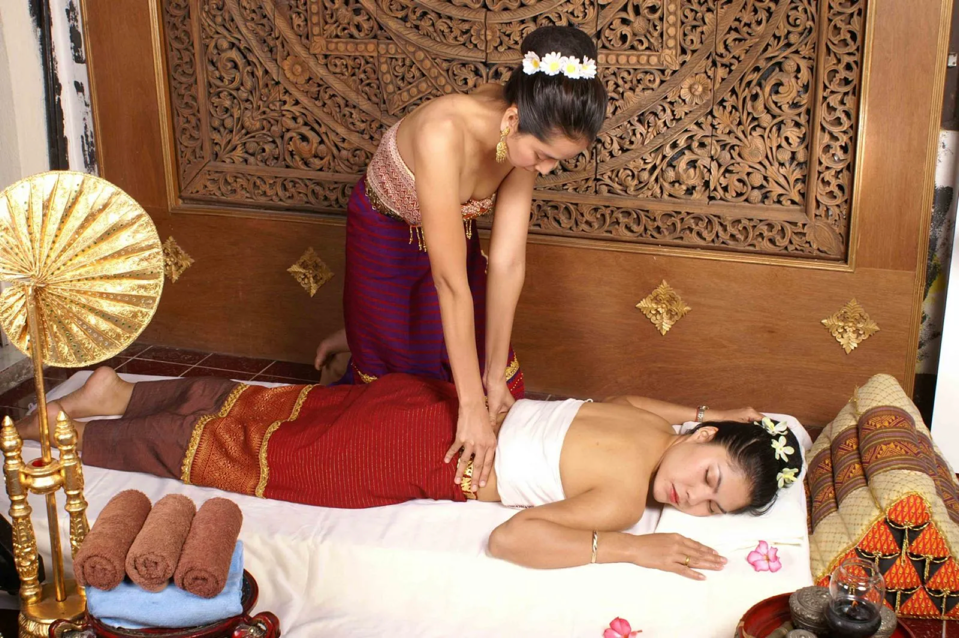 Massage cổ truyền Thái Lan